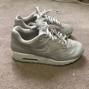 Nike Air Max Premium Suede Summit white sneakers